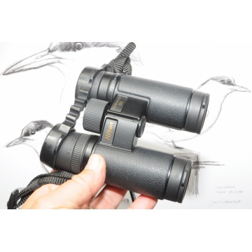 Käytetty Nikon Monarch 10x30 HG