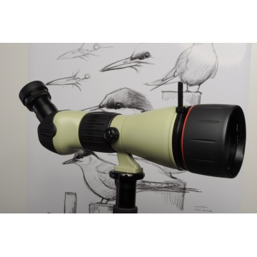 Käytetty Nikon FieldScope 82ED+25-75x+case