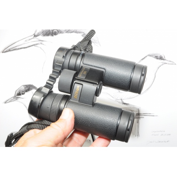 Käytetty Nikon Monarch 10x30 HG