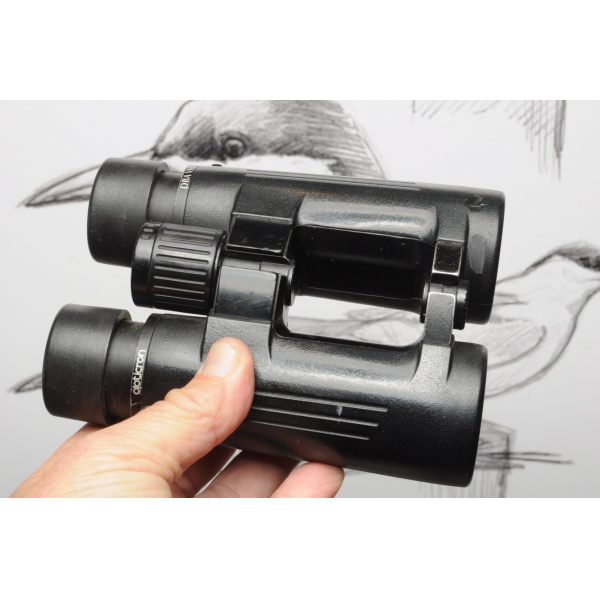 Käytetty Opticron DBA VHD 10x42